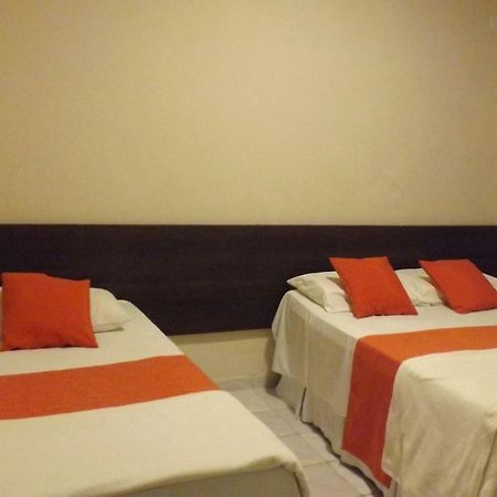 Hotel Calixtro 雷吉斯特鲁 外观 照片