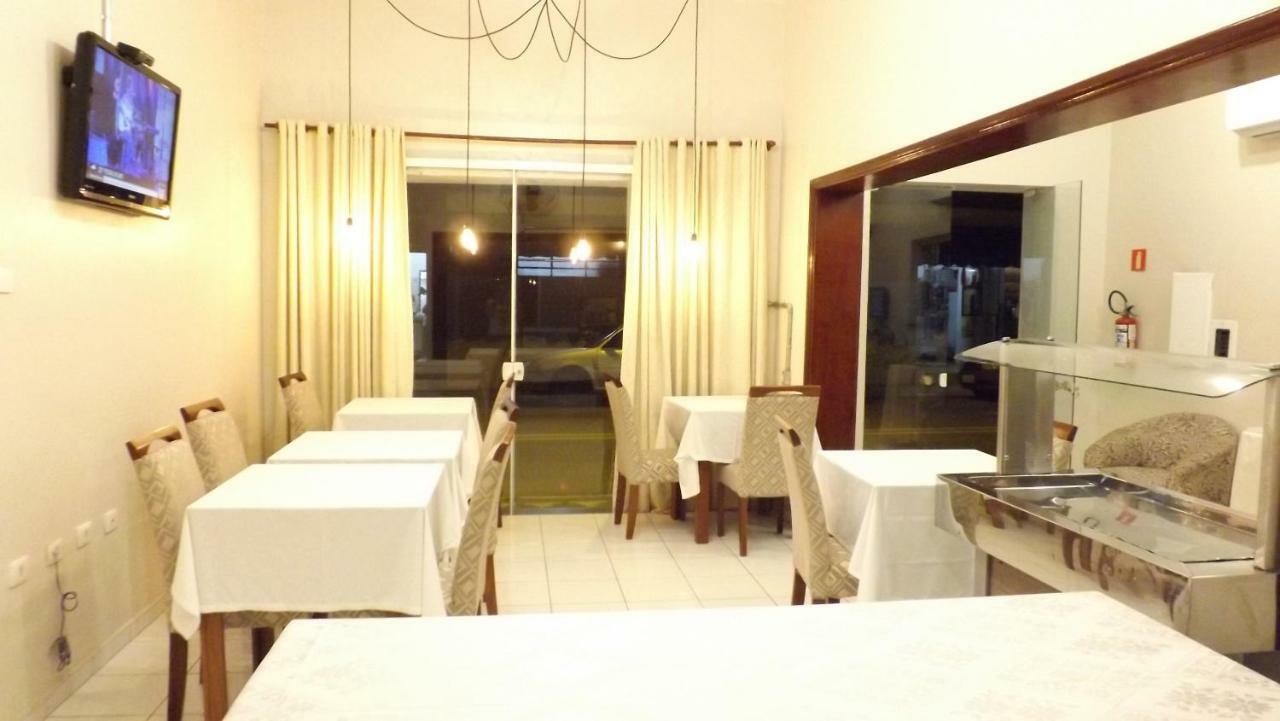 Hotel Calixtro 雷吉斯特鲁 外观 照片