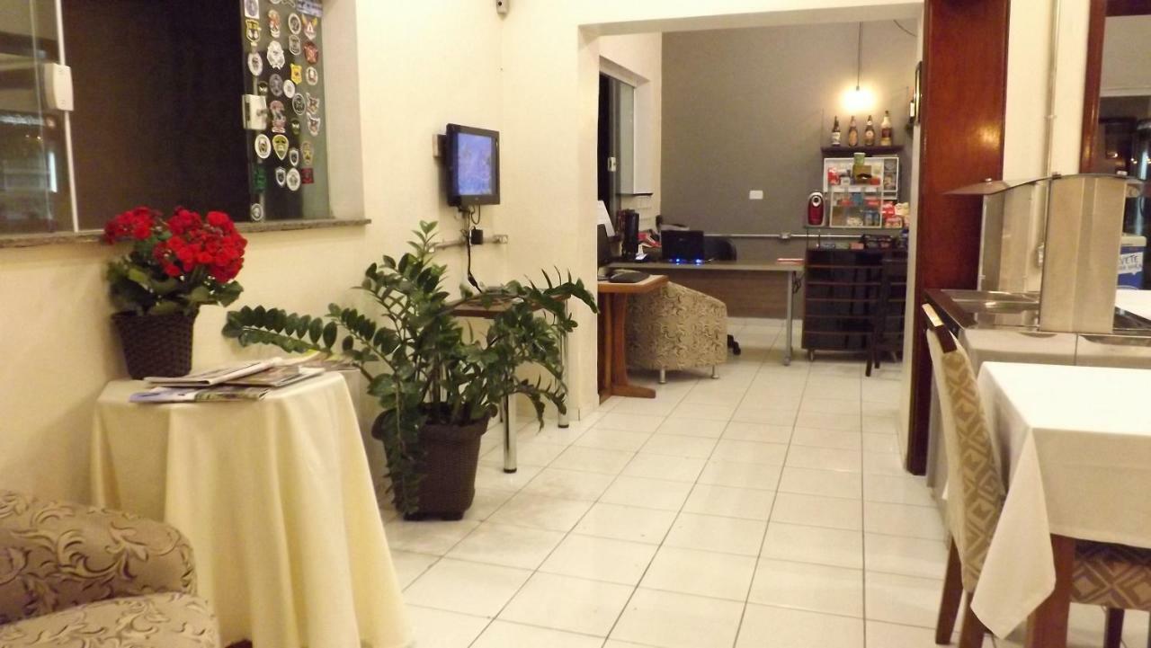 Hotel Calixtro 雷吉斯特鲁 外观 照片